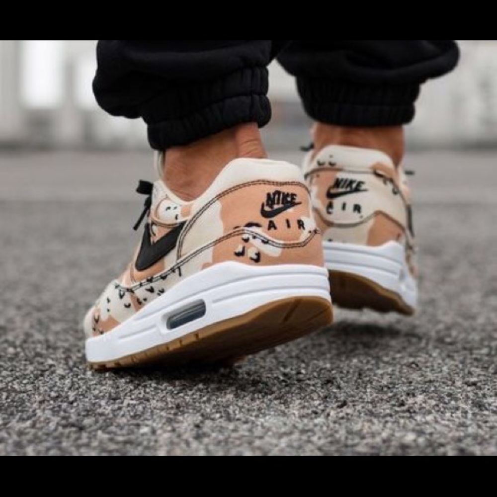 Nike Air Max 1 Camo - Picture 3 of 4